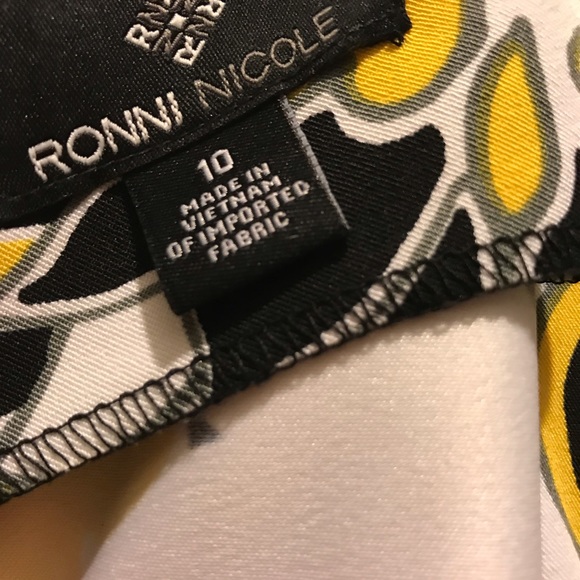 Woman’s dress - Picture 5 of 5